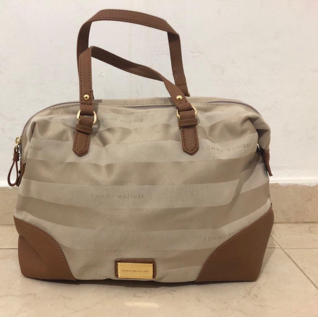 תיק יד Tommy Hilfiger 