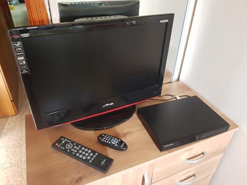 מסך HD עם DVD איכותי עם רמקולים