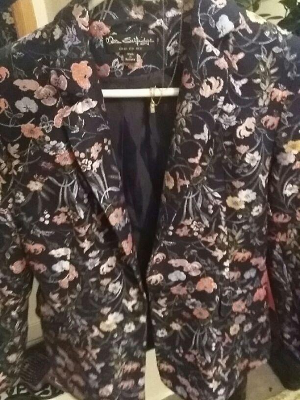למכירה ז'קט מרהיב ביופיו של המותג miss selfridge