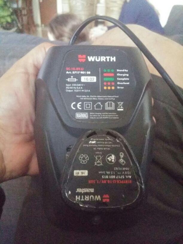 מטען פלוס סוללה 10.8V. חברת WURTH