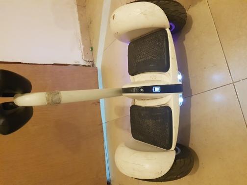 הורבורד עם מוט היגוי ברכיים 