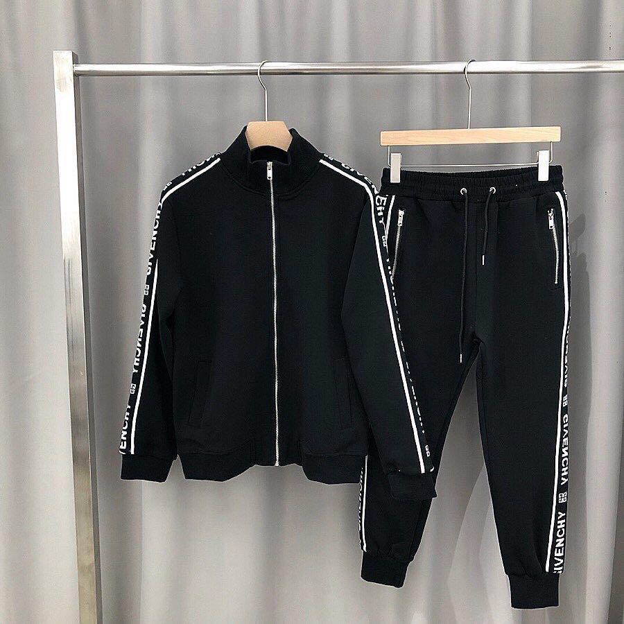 חליפה Givenchy