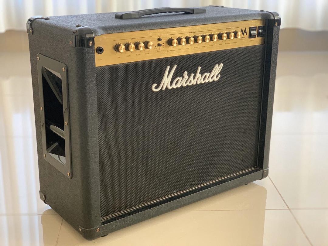 מגבר מנורות לגיטרה חשמלית - Marshall MA50C