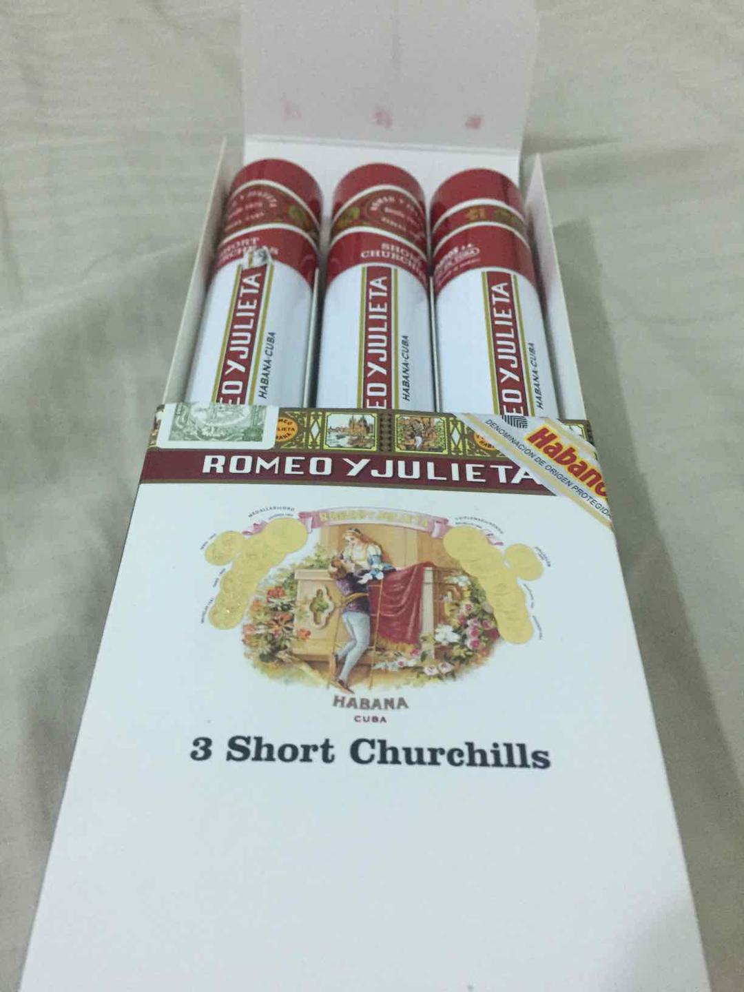 שלישיית סיגרים קובנים משובחים Romeo y Julieta