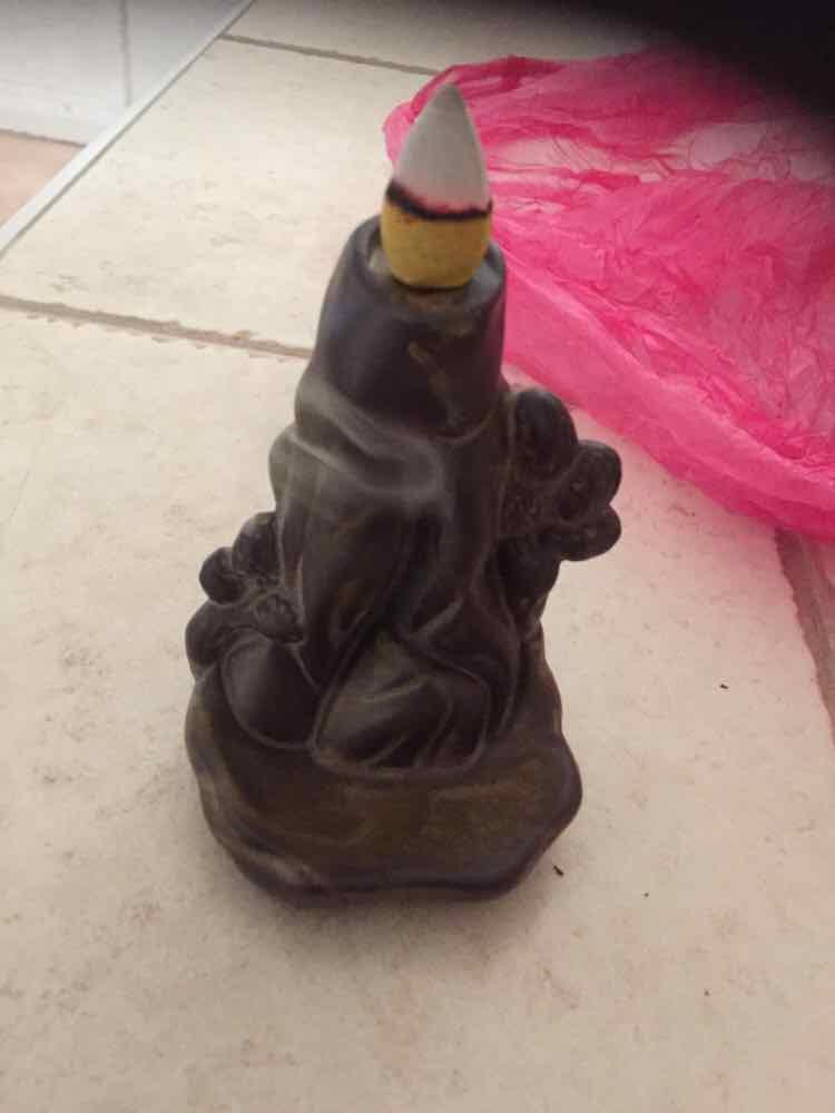 מתקן לקטורת מפורצלן