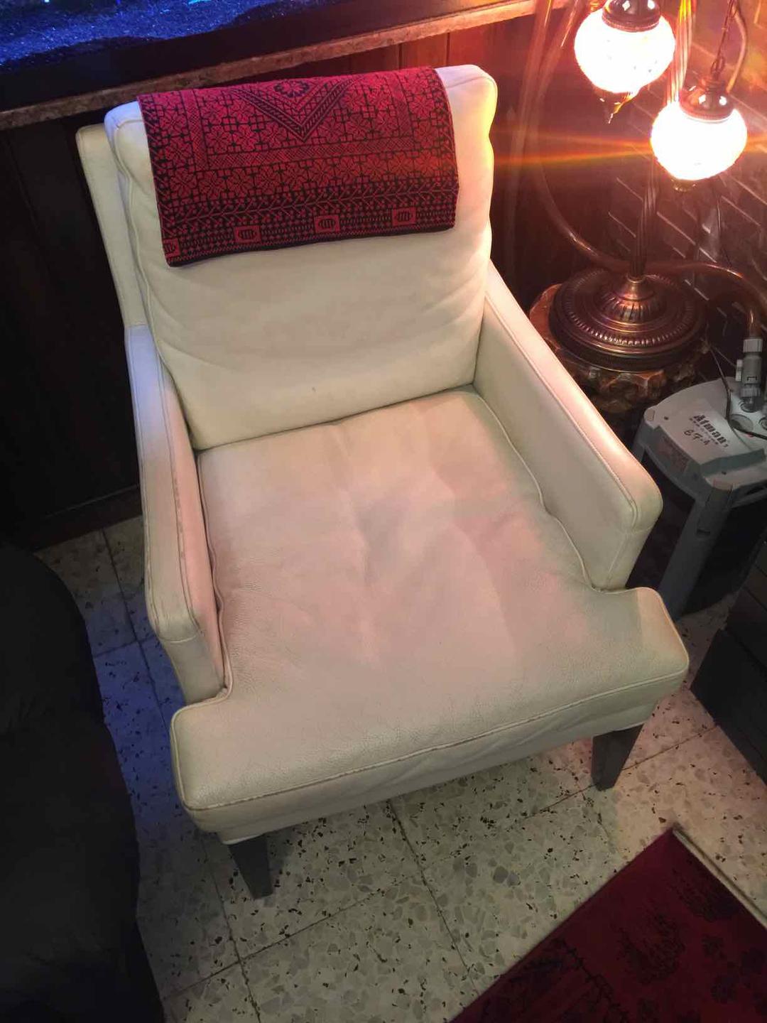 ספה במצב טוב מאד ، כמו חדש 