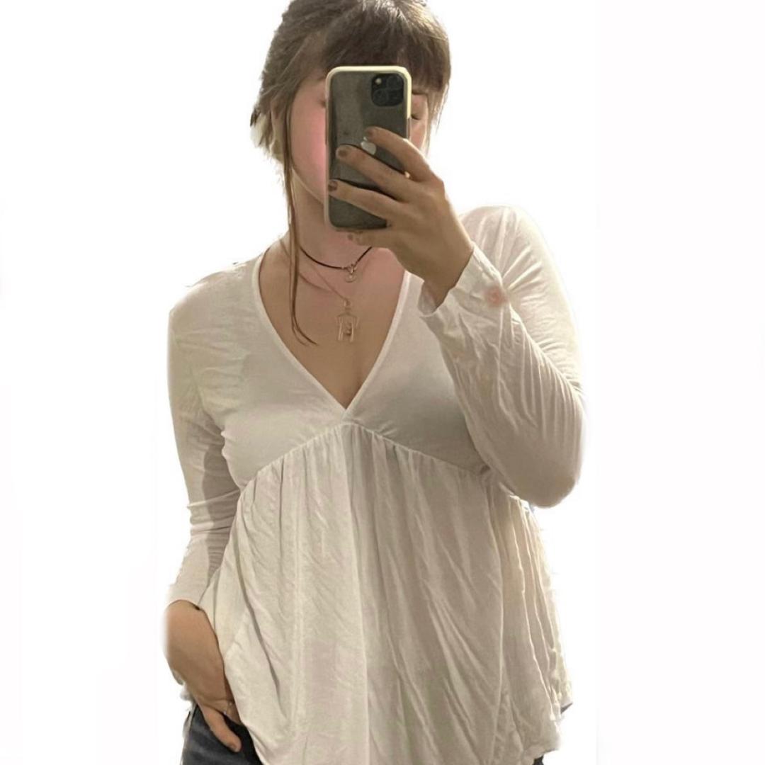 White long sleeve shirt🤍