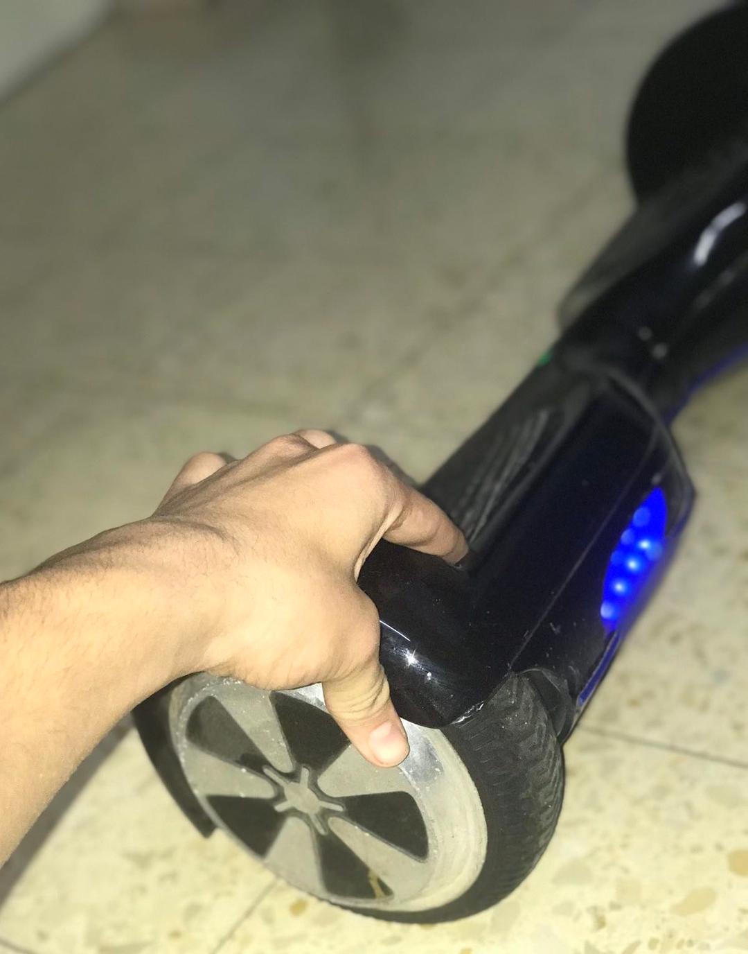 הוברבורד כידש הוחלף לוח בקרה על מנת שיסע יותר מהר הוחלף כיסוי פלוס מגן שריטות פתוח להצעות איסוף מרחובות.