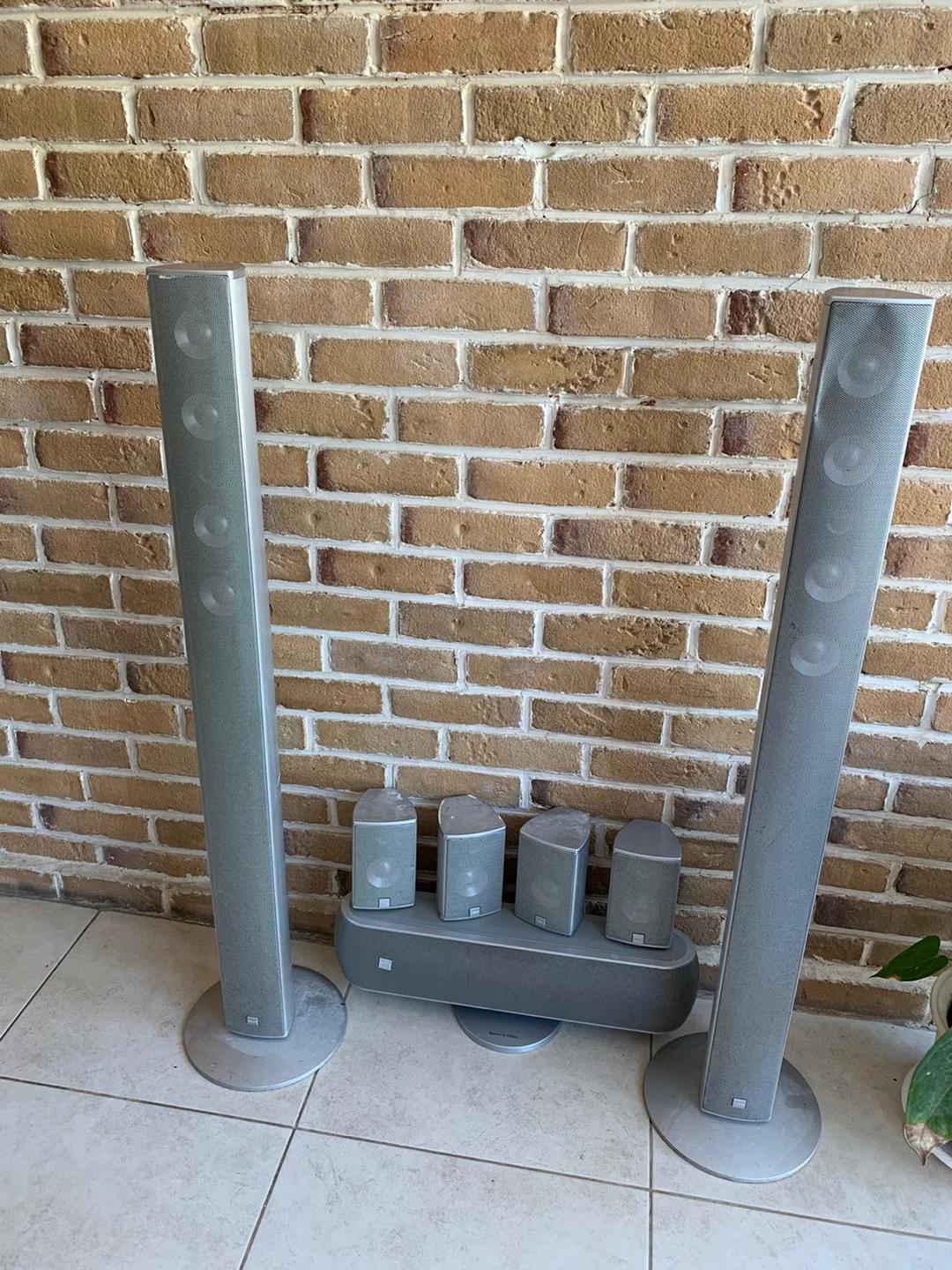 למכירה 
2 רמקולים גדולים
2 זוגות רמקולים קטנים
וסנטר של חברת canton 
רמקולים מטורפים באיכות בן הטובות ששמעתי ברמקולים. 
הכול למכירה בעלות של 3500
שוות יותר ושווה לבדוק את זה