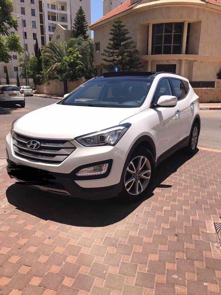 תוספות:  יונדאי סנטה פה 2013 4x4 מנוע בנזין 2.4, 192 כ״ס דגם מפואר צבע לבן 7 מקומות ישיבה בקרת אקלים מפוצלת מצלמה אחורית + חיישנים גג פנורמי מערכת מולטימדיה של פיוניר איתוראן מושבי עור ומושב נהג חשמלי  הערות:  4 צמיגים חדשים לא לסוחרים !! צור קשר