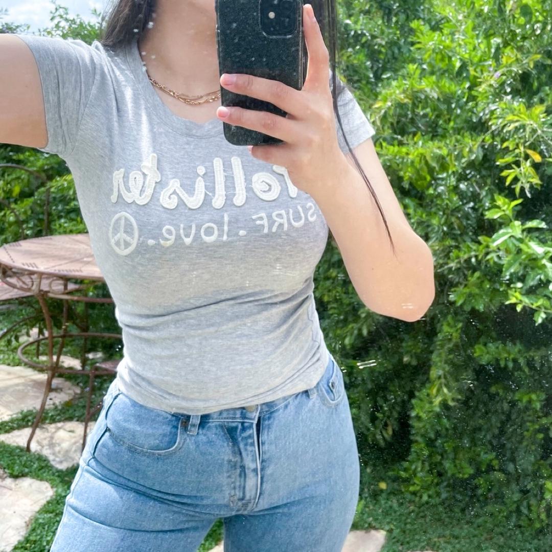 חולצה של Hollister 