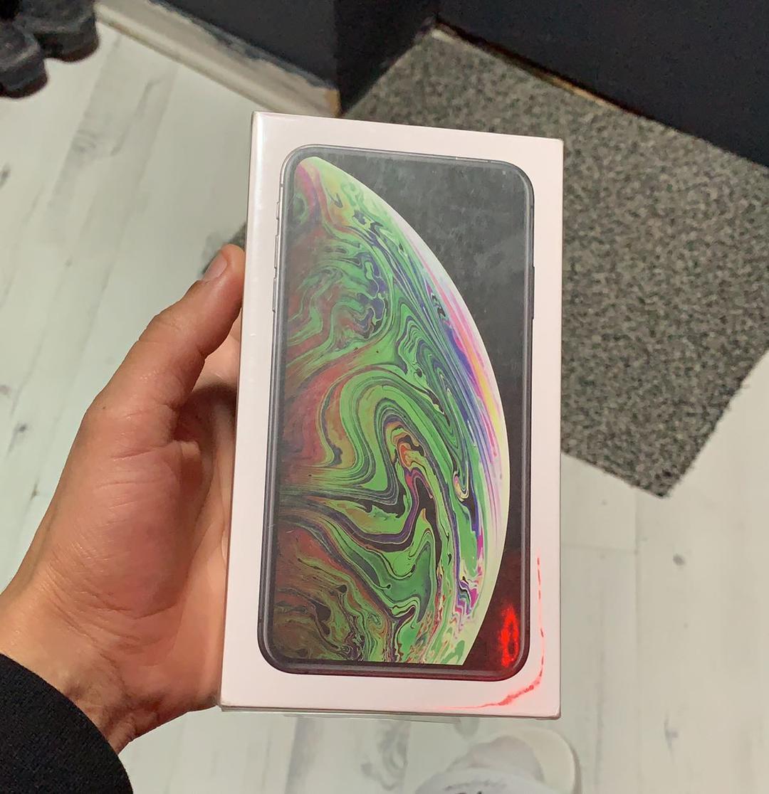 אייפון xs max 256 שחור חדש בניילון מחיר סופי