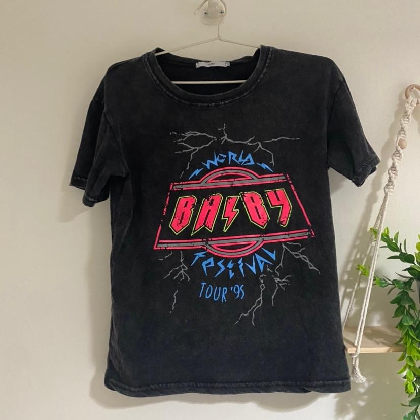 חולצה מגניבה מעדיקה חדשה ולא נלבשה 