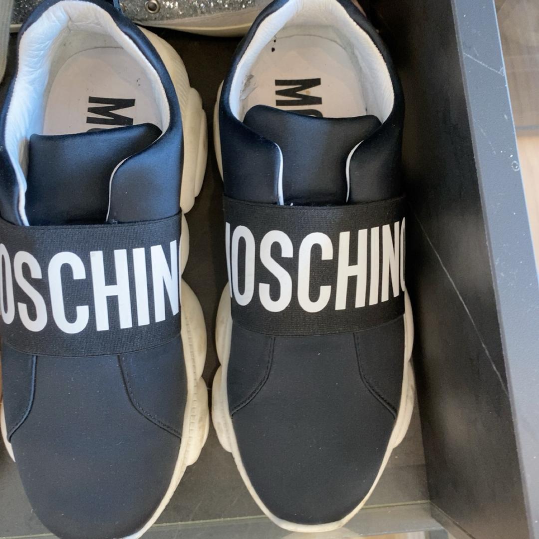 Original moschino size 39 