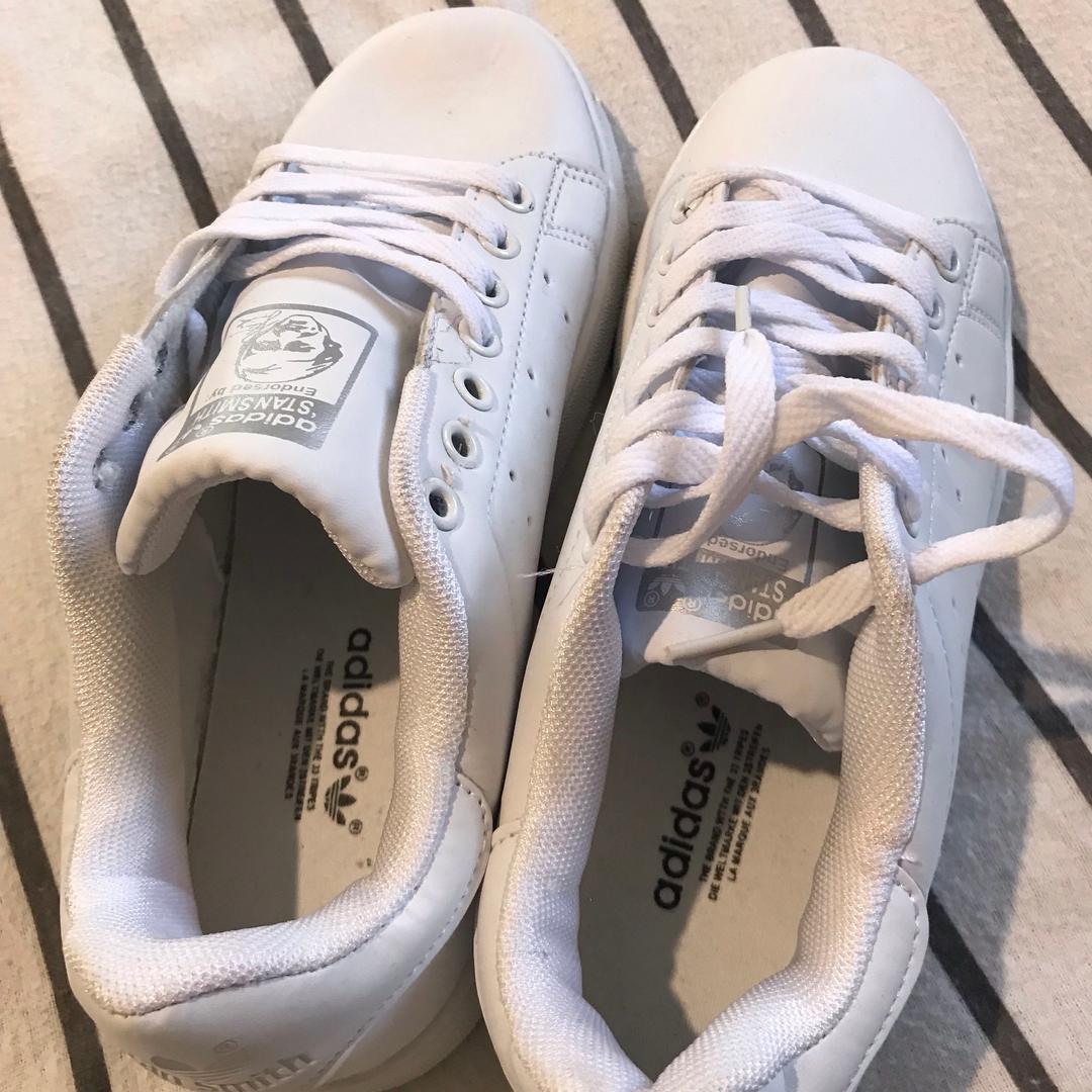 נעלי אדידס סטן סמית Adidas Stan Smith 