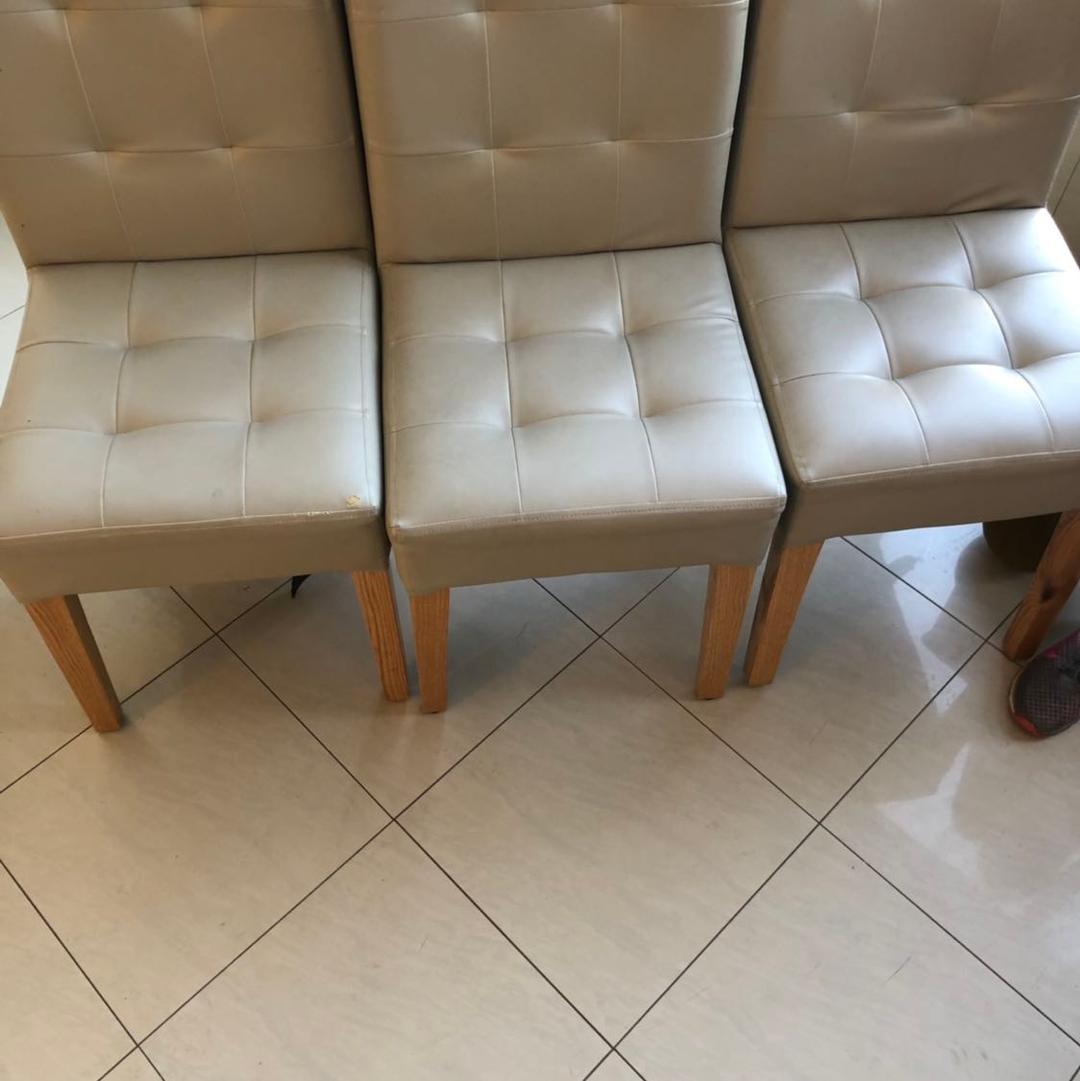 5 כסאות עור מצב מצוין 450₪