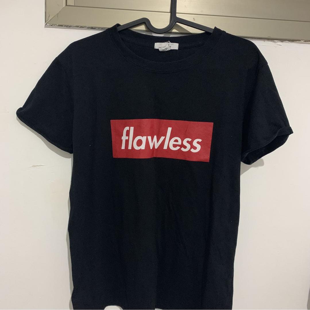 חולצת ‘Flawless’ 