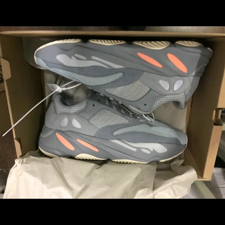 yeezy 700