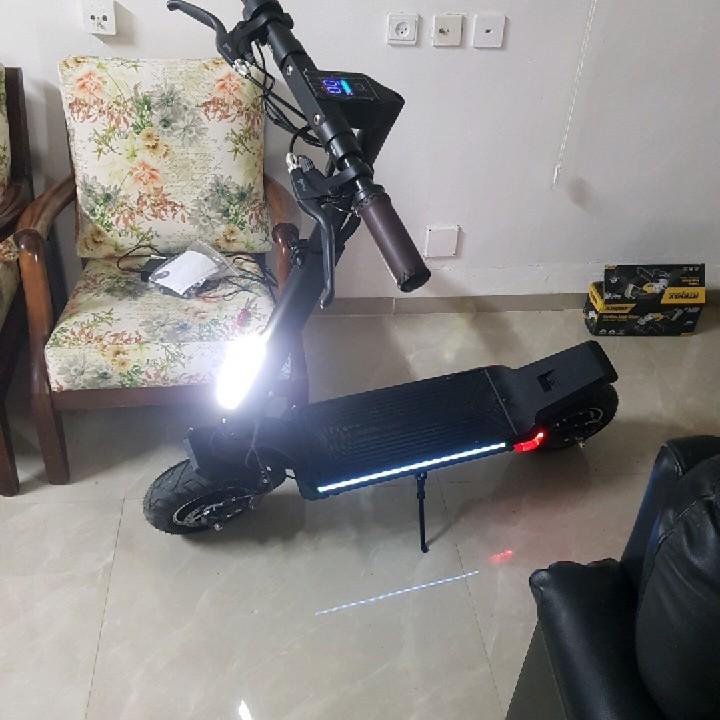 קורקינט חדש במחיר מציאה !  מנוע עוצמתי  של 900 וואט  
סוללה 48 וואט 
ידיות עור
מעצור חשמלי
רמה 1 מעל K11 אין בארץ כזה כלי!
תאורת לד הקאיפית.
מהירות מירבית בין  60 ל 80 קמ"ש
60 ק"מ בין טעינות
ועוד מלא נתונים שנפרט בהמשך...
מעצור אחורי חשמלי 
חדש באריזה
אחריות יבואן שנה.
מחיר חניות בדגם זה מעל 10.000 ₪ 
מחיר מציאה רק 6500 ₪ איסוף עצמי מנשה חדרה כל הקודם זוכה!!!  נייד 0506384324