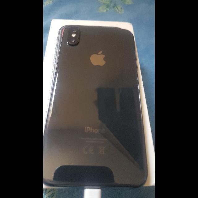 אייפון x 256 GB היה בשימוש חודש מאז יושב בארון הטלפון חדש