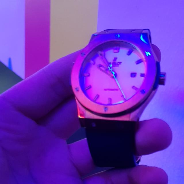 הובלוט Hublot בן כמה חודשים רמה טיל נגד מים! מנגנון מיוטה מצב מעולה אין רמות כאלה בישראל