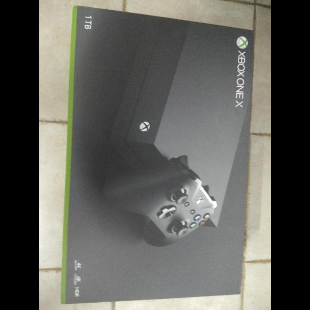 XBOX ONE X WITH 6 GAMES