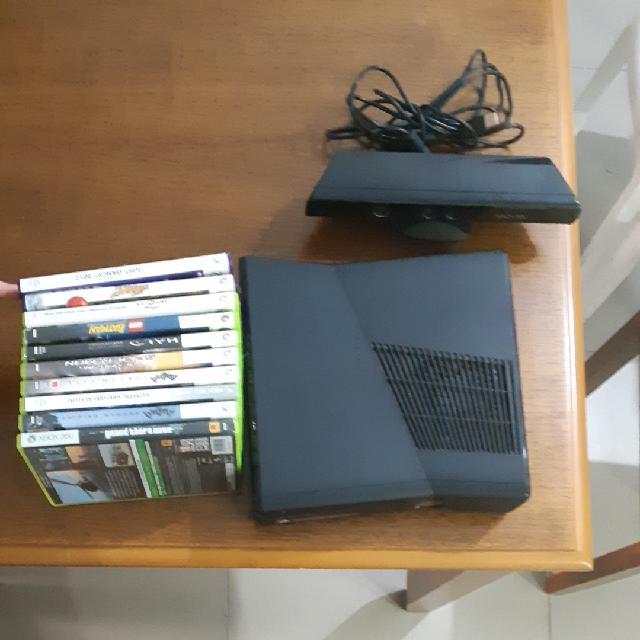 Xbox 360 s עם המון משחקים וקינקט
