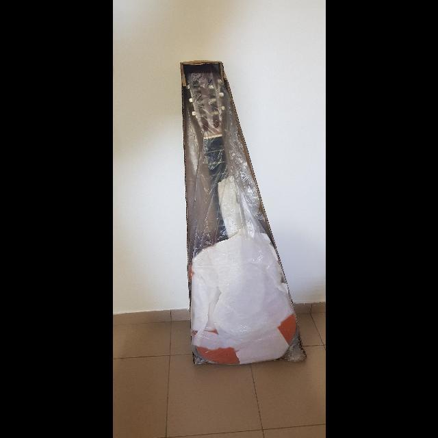 גיטרה קלאסית חדשה באריזה 
