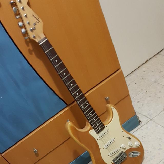גיטרה חשמלית Fender
