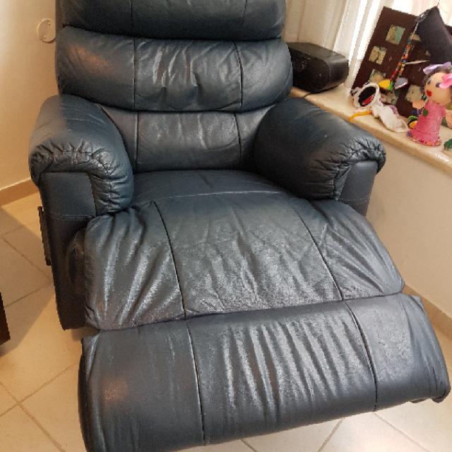 כורסת טלויזיה מפנקת מעור