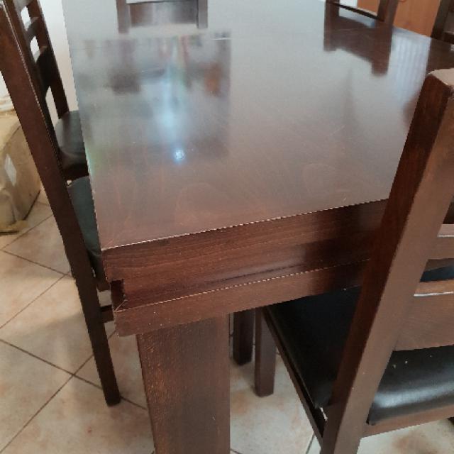 שולחן פינת אוכל כולל 6 כיסאות במצב חדש