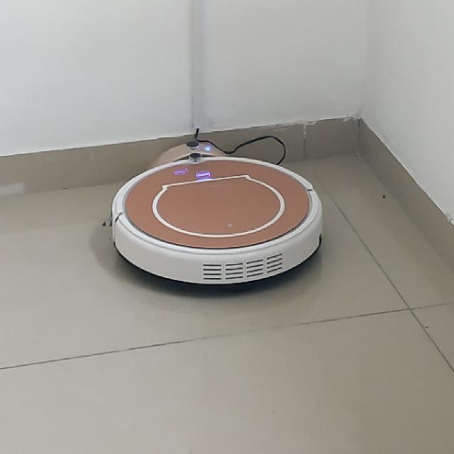 כל הקודם זוכה שואב רובוטי עוצמתי.דגם crown cr 3000
