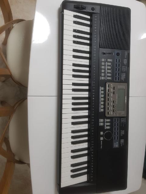 אורגן מזרחי ומערבי 690 קולות 300 קצב .. חשמלי