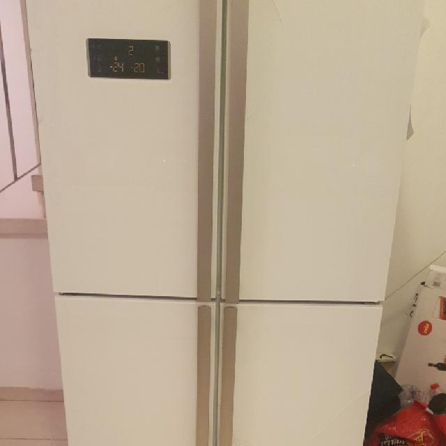 מקרר 4 דלתות של Blomberg