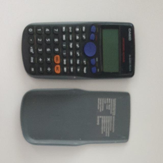 מחשבון מדעי CASIO נקנה ב120 שקל נמכר ב80
