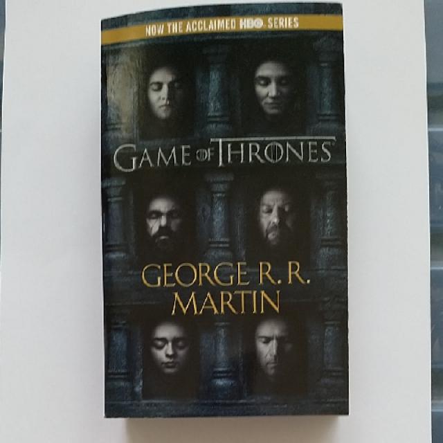 Geoege R. R. Martin / Game of Thrones - Book