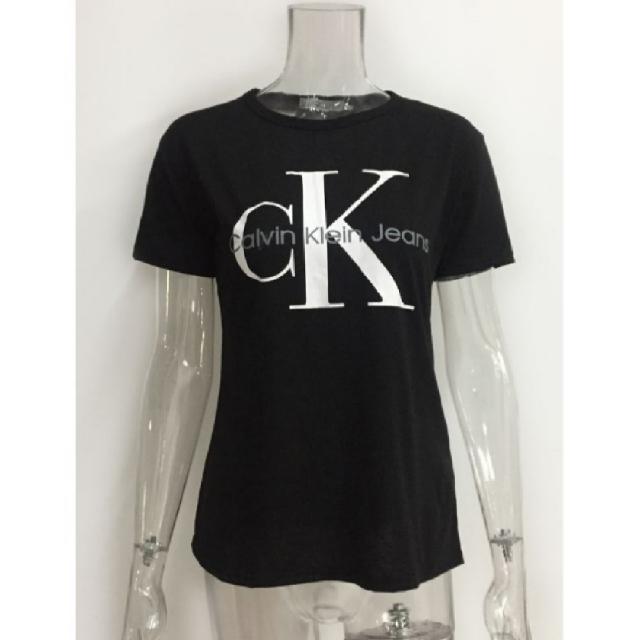 חולצת calvin klein קצרה חדשה עם תגיות בכל המידות