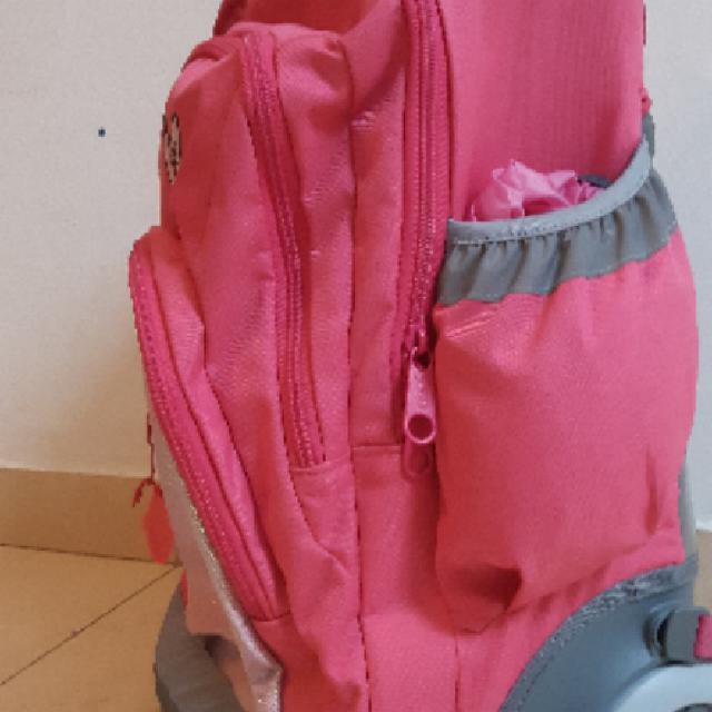 תיק מזוודה גדול ואיכותי של ניקי לא היה בשימוש