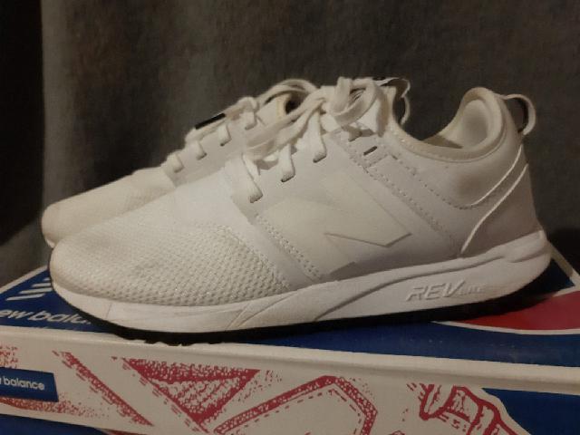 נעלי new balance