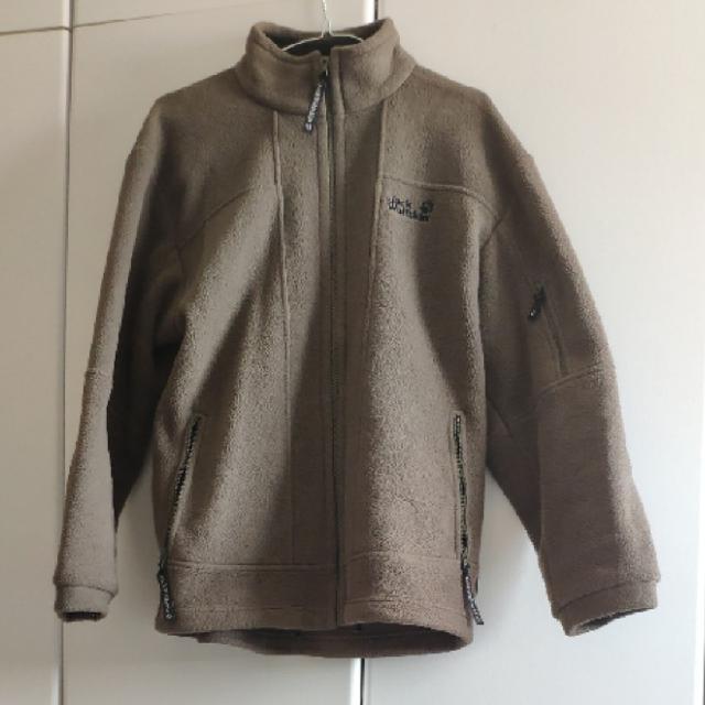 פליז נדיר ואיכותי מבית המותג jack wolfskin