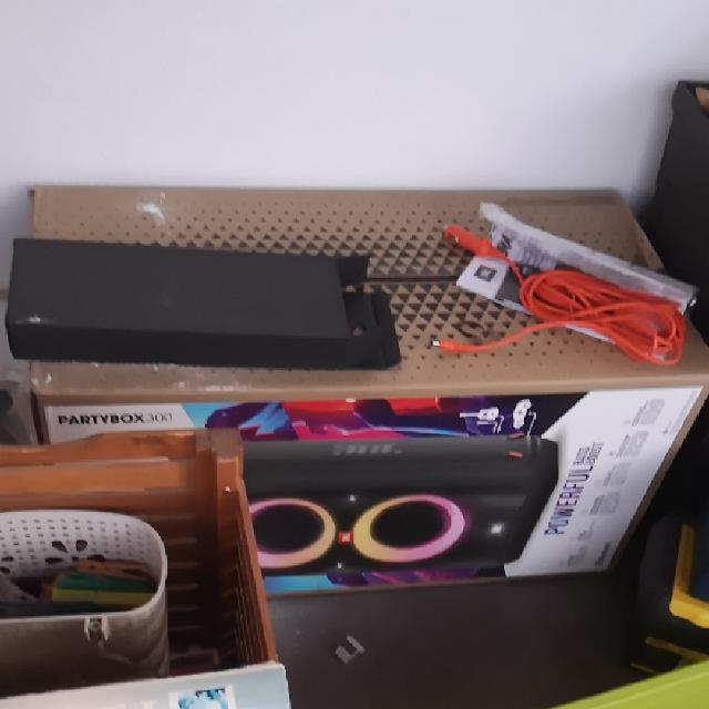 חברת JBL מקורי בקרטון רמקול ענק לקריוקי מחיר 1900