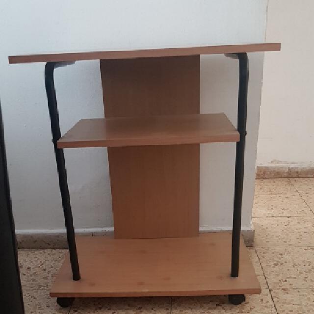 שולחן למחשב/טלויזיה