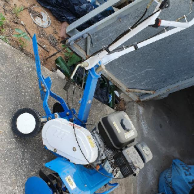 מתחחת אדמה מנוע בנזין 6.5 כס מקצועית נסיעה קדימה ולאחור .חדשה במחיר הזדמנות! 0506384324